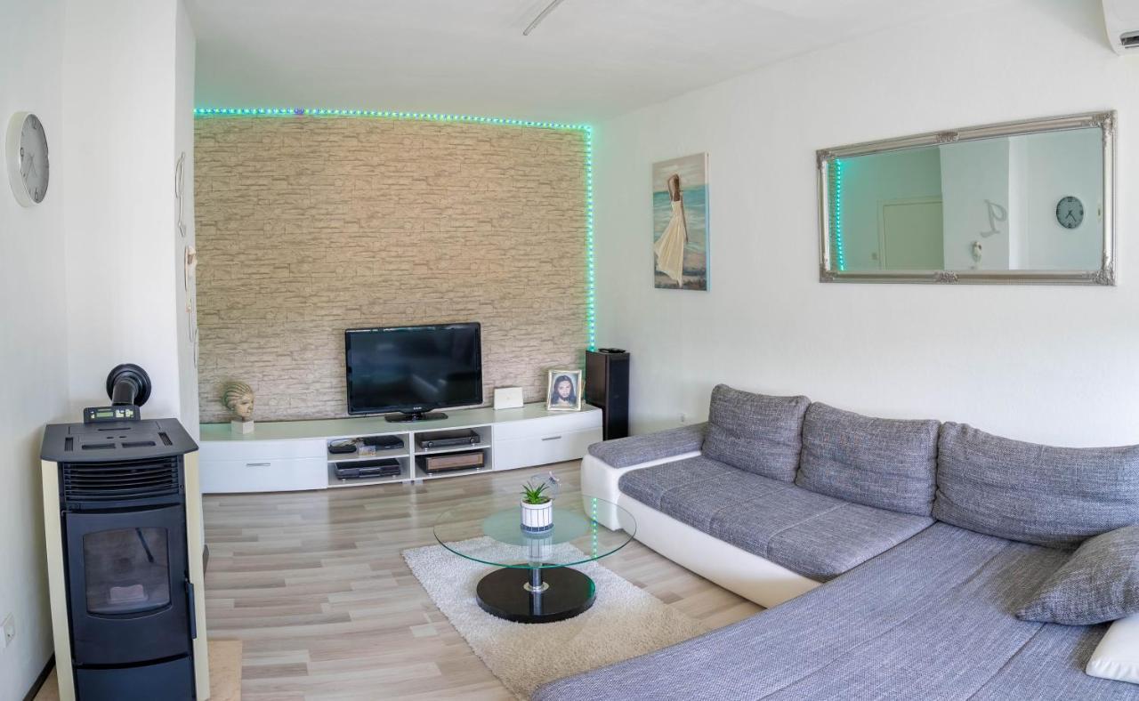 Apartman M Apartment Knin Luaran gambar
