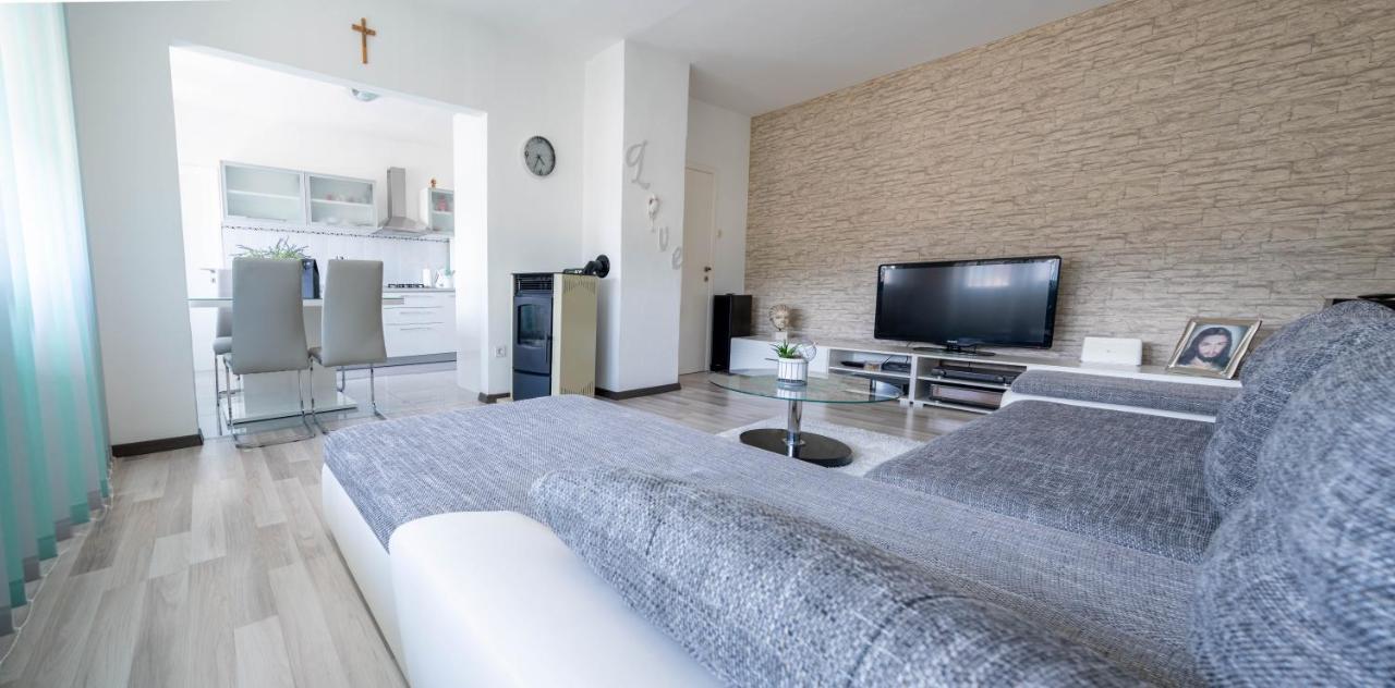 Apartman M Apartment Knin Luaran gambar