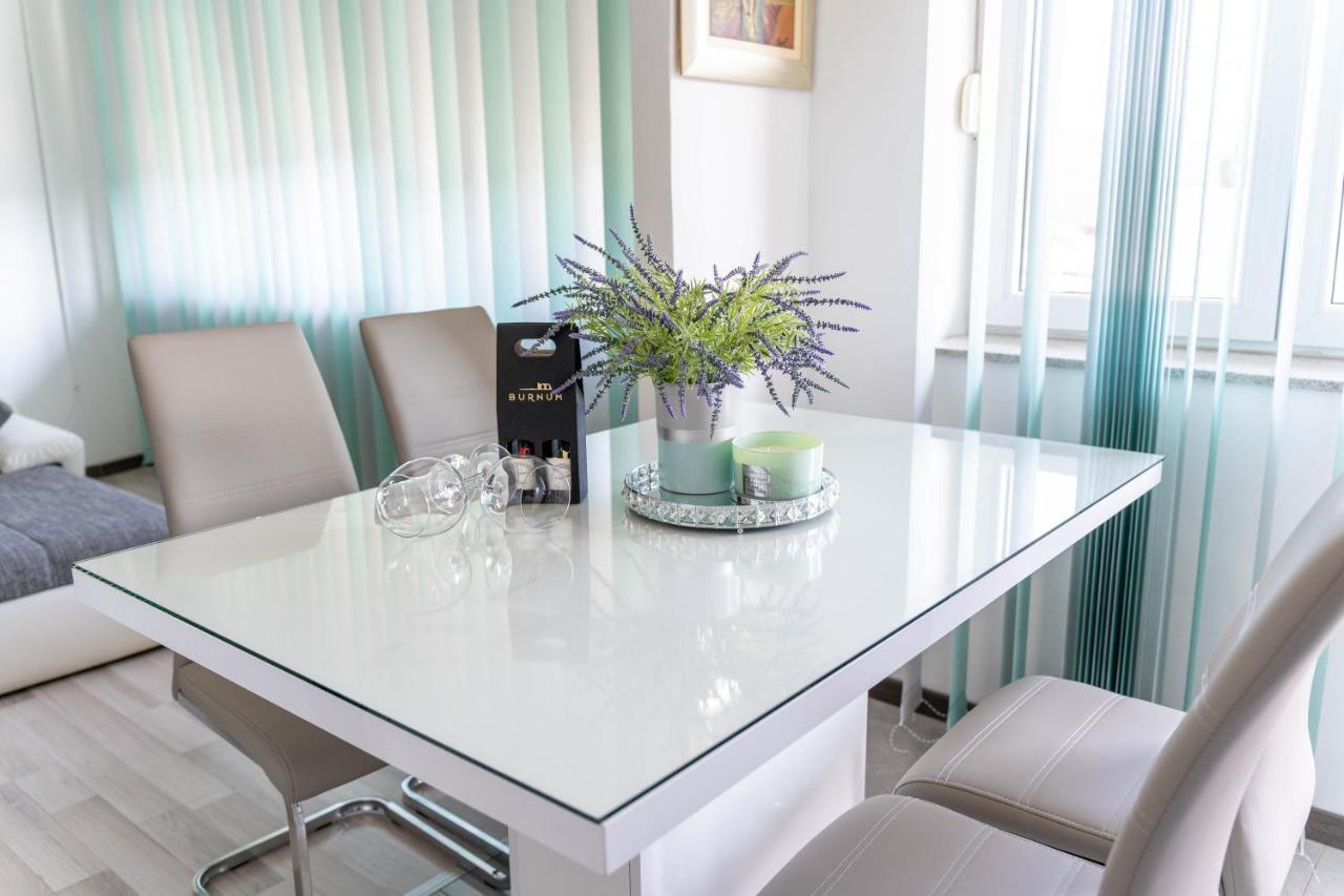 Apartman M Apartment Knin Luaran gambar